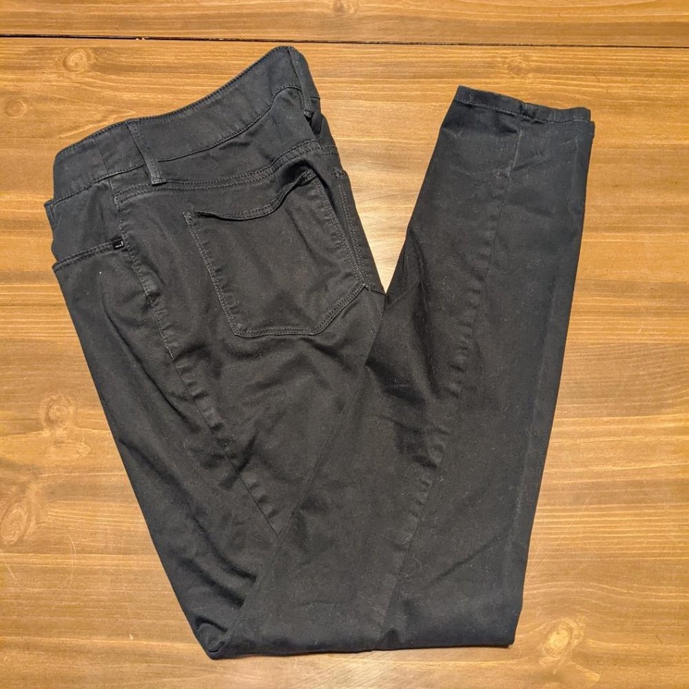 CHICO'S STRAIGHT LEG BLACK JEANS - 10